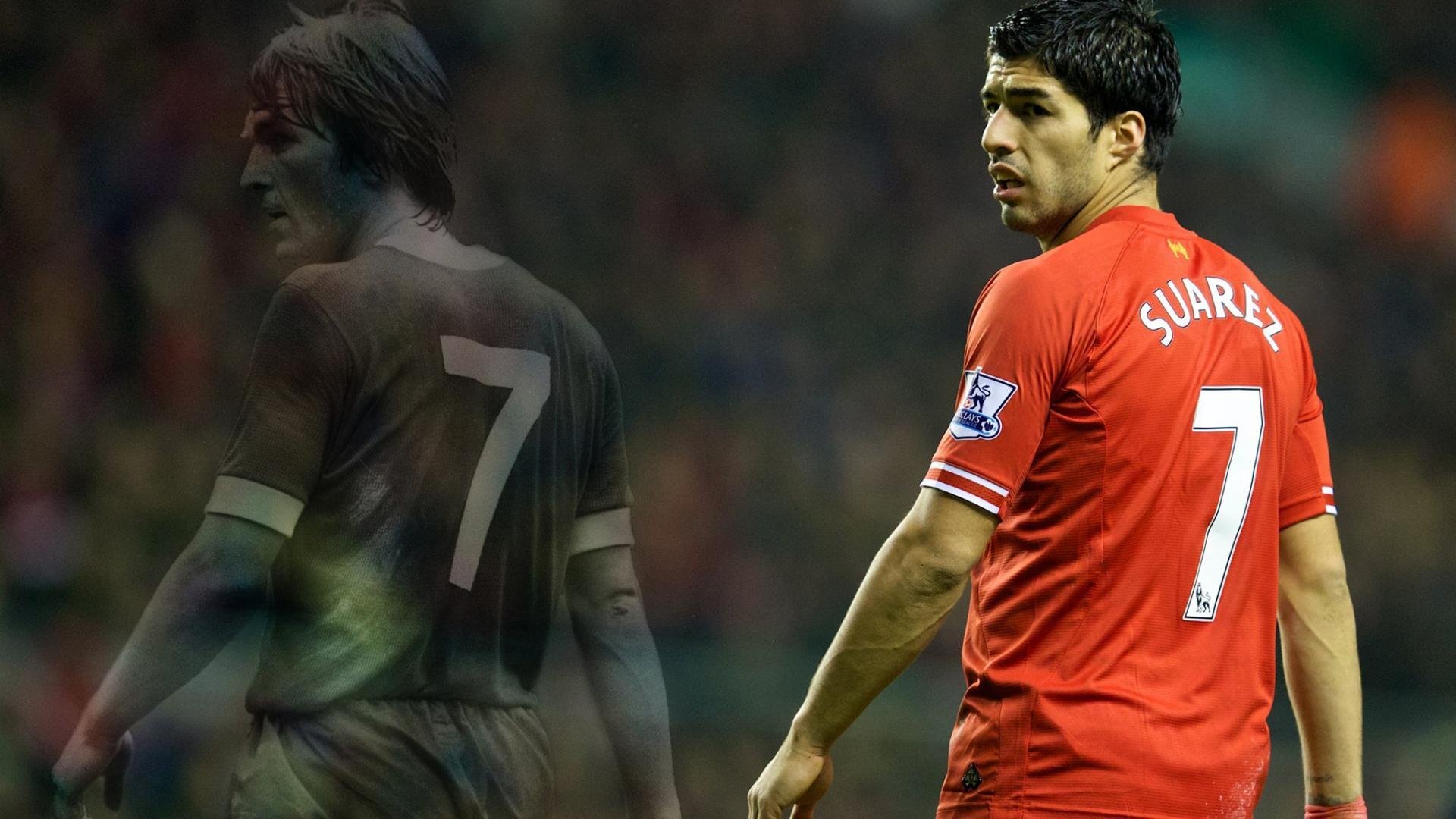 C罗赠球迷签名球引发热烈反响，c罗的签字